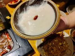-老牌坊云南鱼豆花火锅(哈西万达店)
