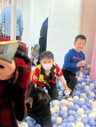 -奈尔宝·儿童乐园·亲子餐厅(华采天地店)