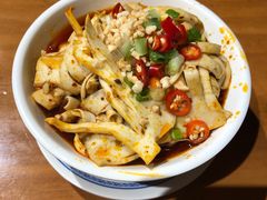 -炉小二铜锅牛蛙•川湘菜(三里屯店)