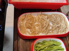 -醉董牛川派鲜肉自选火锅(烟台店)