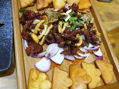 东镇烤三味-老东镇啤酒屋海鲜加工·蒸汽海鲜·海鲜烧烤(台东店)