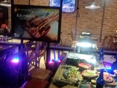 -何师烧烤·香辣蟹·川菜·30年老品牌(太古里旗舰店)