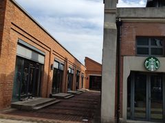 -SKECHERS 斯凯奇(上海国际时尚中心店)