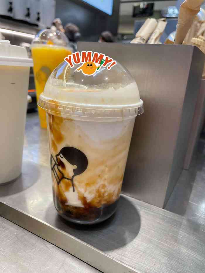 喜茶(宝杨宝龙广场店)-"什么情况啊,已经几百号了.喝一杯奶茶要.