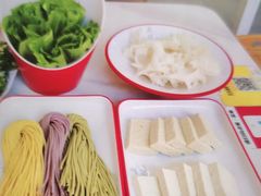 -毛辣果·贵州红酸汤牛肉火锅(西单店)