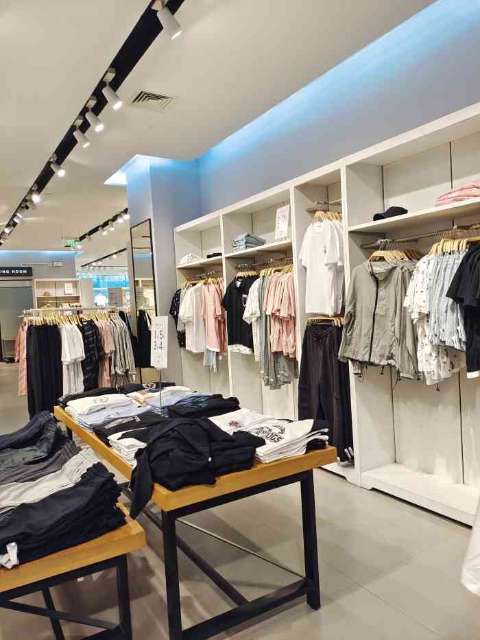 mjstyle(绿景虹湾店)-"不知道哪冒出来的但是现在逛一些商场经常.