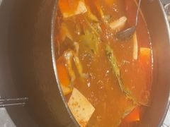 -野山舂·贵州现舂酸汤牛肉(民生路店)