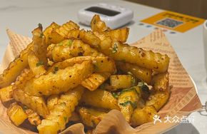 Egg Yolk Stir-fried Potato Strips