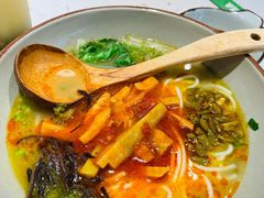 -百春原湖南牛肉粉(百联世纪店)