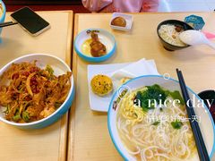 -灵芝妹子海鲜米线(香炉礁山姆店)