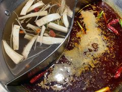菌香鸳鸯锅-晓宇重庆火锅(赛格国际购物中心店)