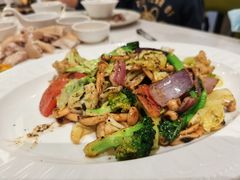 椰油黑松露炒有机杂菜-闻见中国海南菜(K11店)