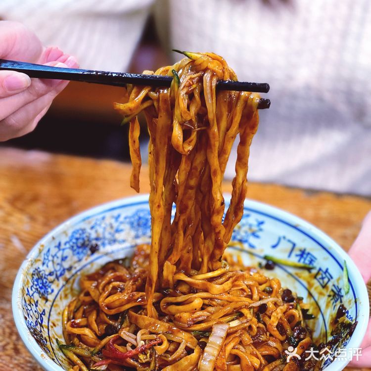 “她”点名要吃的卤煮!