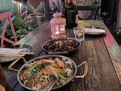 -SISTERS BAR RESTAURANT川意酒馆(嘉善老市H楼店)