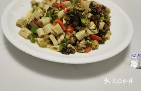 Snow Cabbage Stir-fried Wild Bamboo Shoots