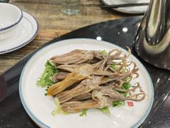泡椒鸭舌-八张桌子(老店)