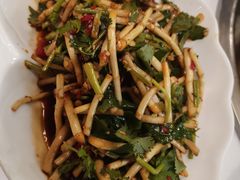 -菌海森林·非遗野生菌火锅(西山区滇池路摩根道店)