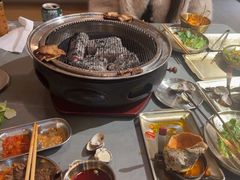 -围炉肉舍•炭烤活鳗•丹东海鲜烤肉(步行街店)