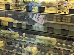 面包甜点陈列柜-白玉兰食品甜凤店(合生汇店)