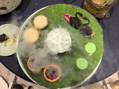 四喜点心拼盘-馋遇江南·精致湖景雅宴(东方之门店)