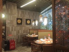 -爱碗亭·鲜炒湖南菜(壹城中心店)