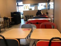 大堂-麦当劳(成都时代奥特莱斯店)