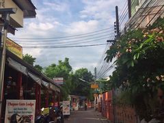 -Dash Teak House