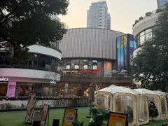 -瑞虹新天地月亮湾