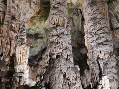 -波斯托伊纳溶洞