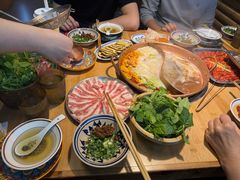 -洱火云南酸菜牛肉火锅(石景山当代商城店)