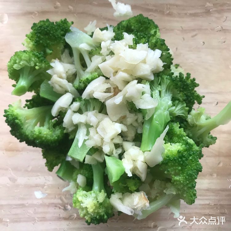 减肥也要吃好,减肥午餐—蒜蓉西兰花