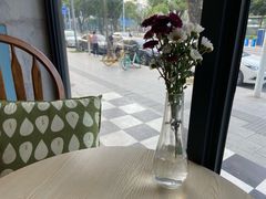 靠窗位-251#coffee roasters(沿河东路店)