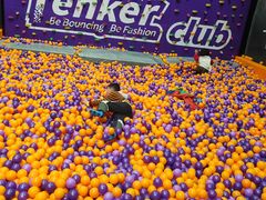 -Tenker Club弹刻极限主题公园 · 蹦床 · 团建 · 生日派对(大关店)