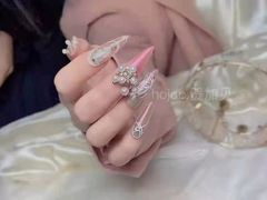-贺加贝化妆美甲培训学校
