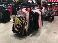 店内环境-PUMA品牌自营折扣店(武汉永旺梦乐城店)