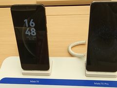 -华为授权体验店(中山公园来福士)