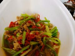 芹菜牛肉-温汤大酒店餐厅