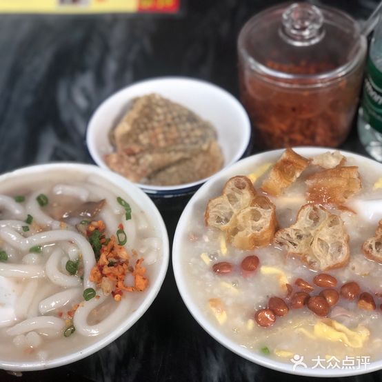 村花杏荔枝湾艇仔粥(泮塘路店)