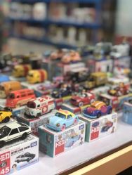 -逝水玩具折扣店