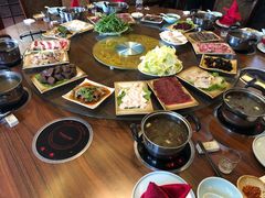 -周老三跷脚牛肉·全牛火锅(非遗传承店)