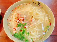 -亮亮面馆(经六路店)