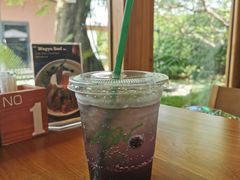 -Chom Cafe and Restaurant