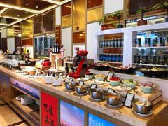 自助取餐区-大中华希尔顿酒店-念自助餐·嗨啤·小龙虾