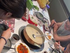 -洪氏嗨捞·广东猪肚鸡·椰子鸡火锅(西咸万象城店)