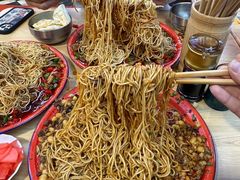 -犟一碗双椒鸡面(得意世界店)