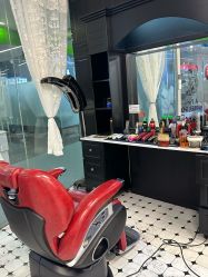 -老男孩男士理容馆·理发·烫染·修面