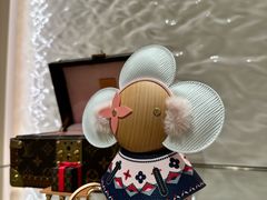 -爱雍·乌节