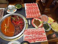 -沸炉重庆老火锅(军事博物馆店)