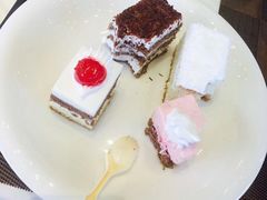 -云顶旋转自助景观餐厅