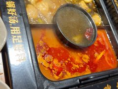-老牌坊云南鱼豆花火锅(爱建店)